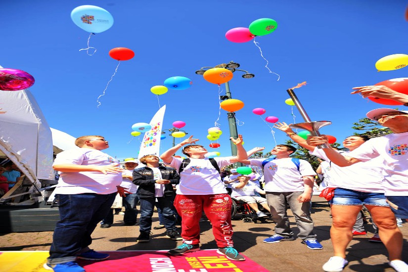 TOG Luftballons beim Fackellauf.